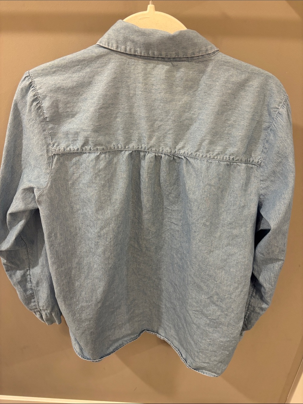 LC Lauren Conrad Chambray Denim Button Down Shirt Light Wash Size Medium - Picture 3 of 3